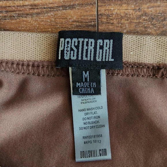 Dolls Kill x POSTER GRL 2pc Set Go Off Wrap Top High Waist Leggings Mesh Panel - Picture 9 of 10